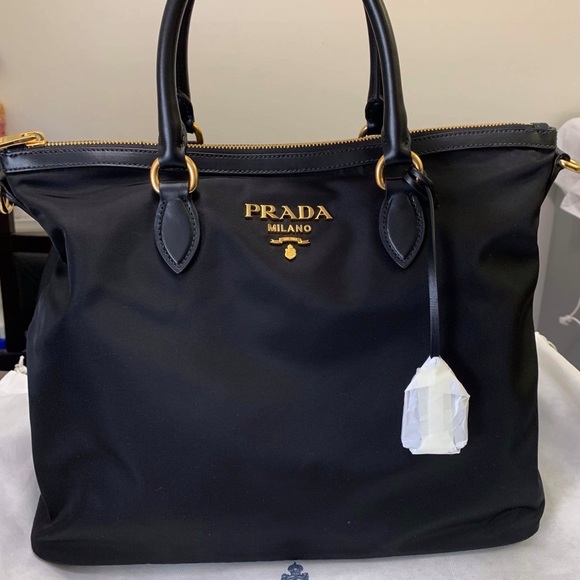 🌺 PRADA nylon leather bag 🌺 ON SALE - Picture 1 of 9